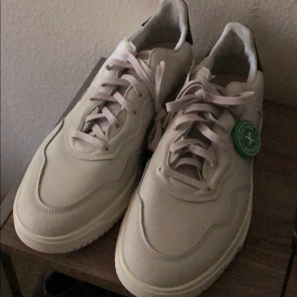 Size 11.  Brand new comes with box.  Not worn ever